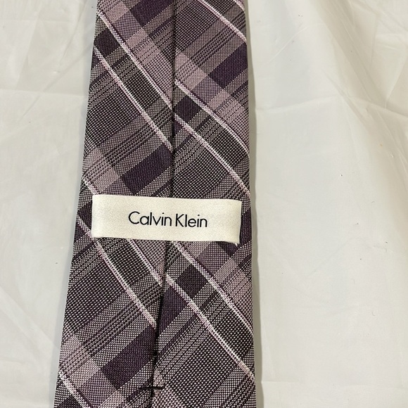 Calvin Klein mens tie purple plaid mint condition 3” wide by 58” long - Picture 2 of 6